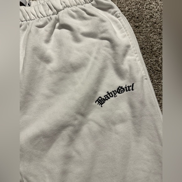 🤍 Adika Black and White Sweatpants 🤍 - Picture 4 of 4